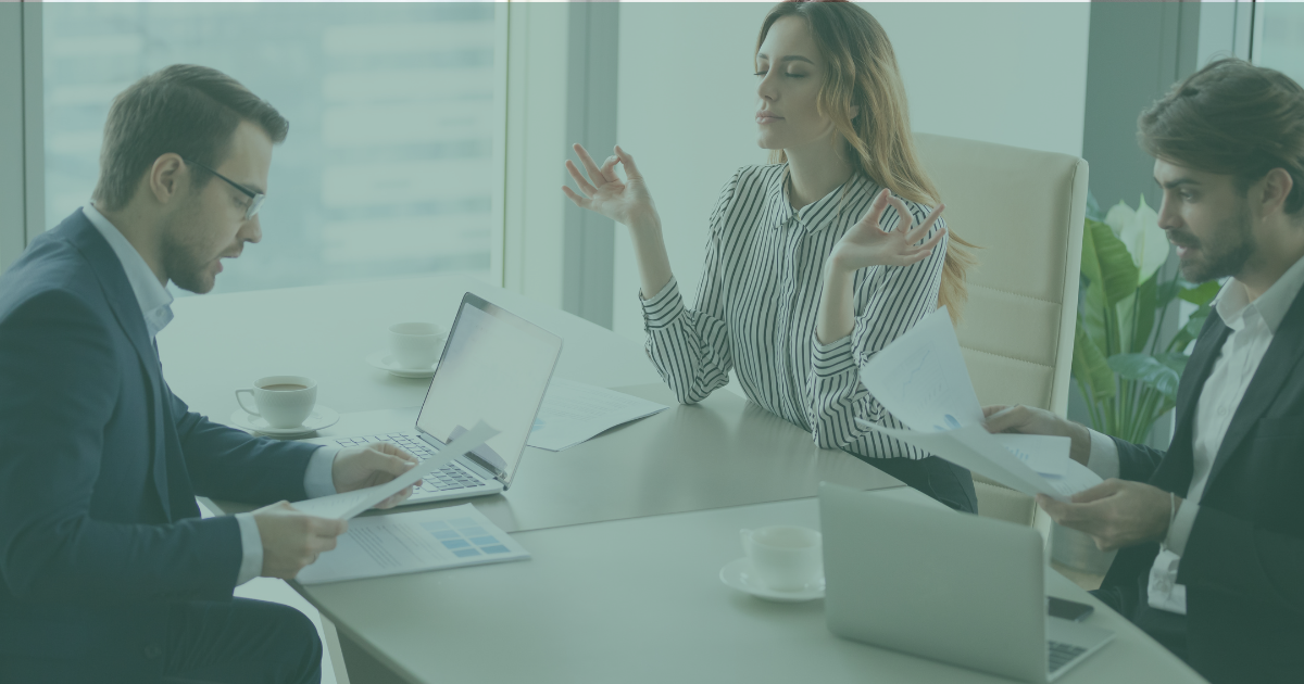Les équipes en entreprise et des remèdes aux conflits et à la faible cohésion : médiation et coaching